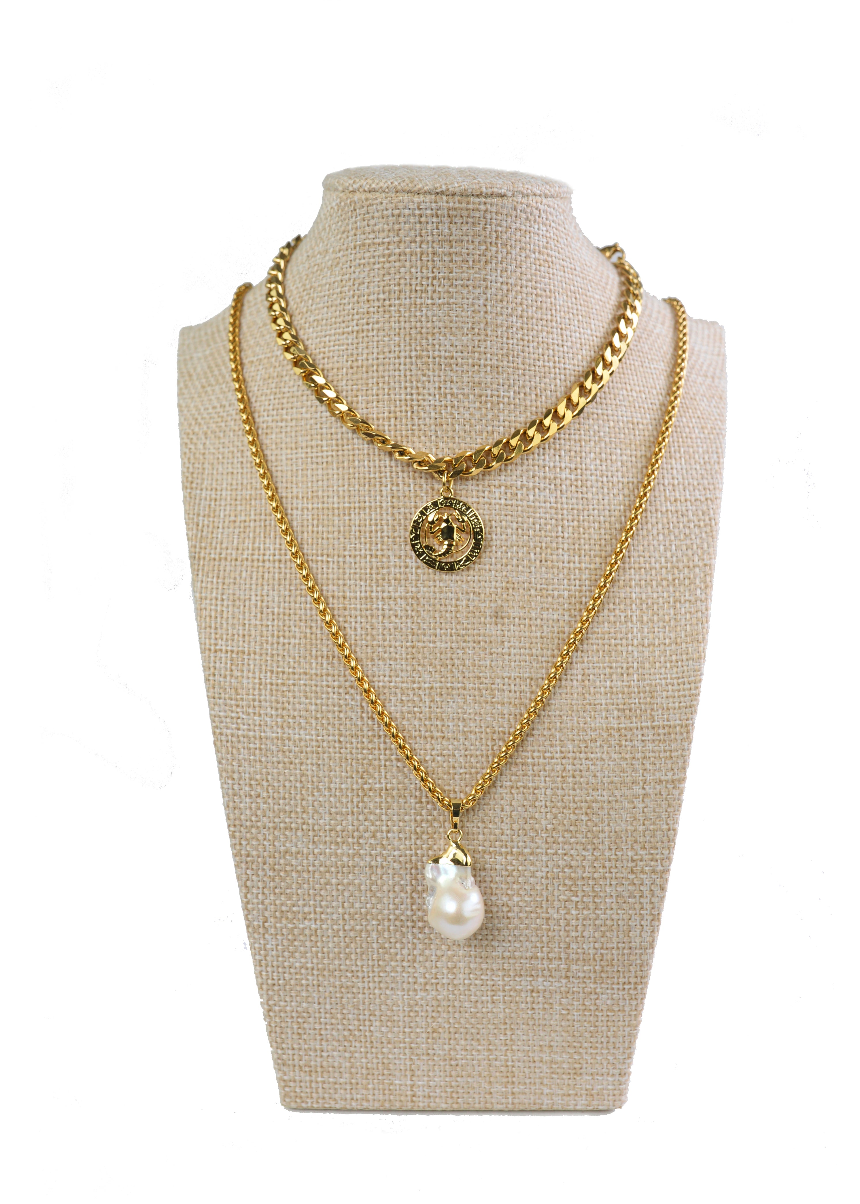 ZODIAC AND PEARL NECKLACE
